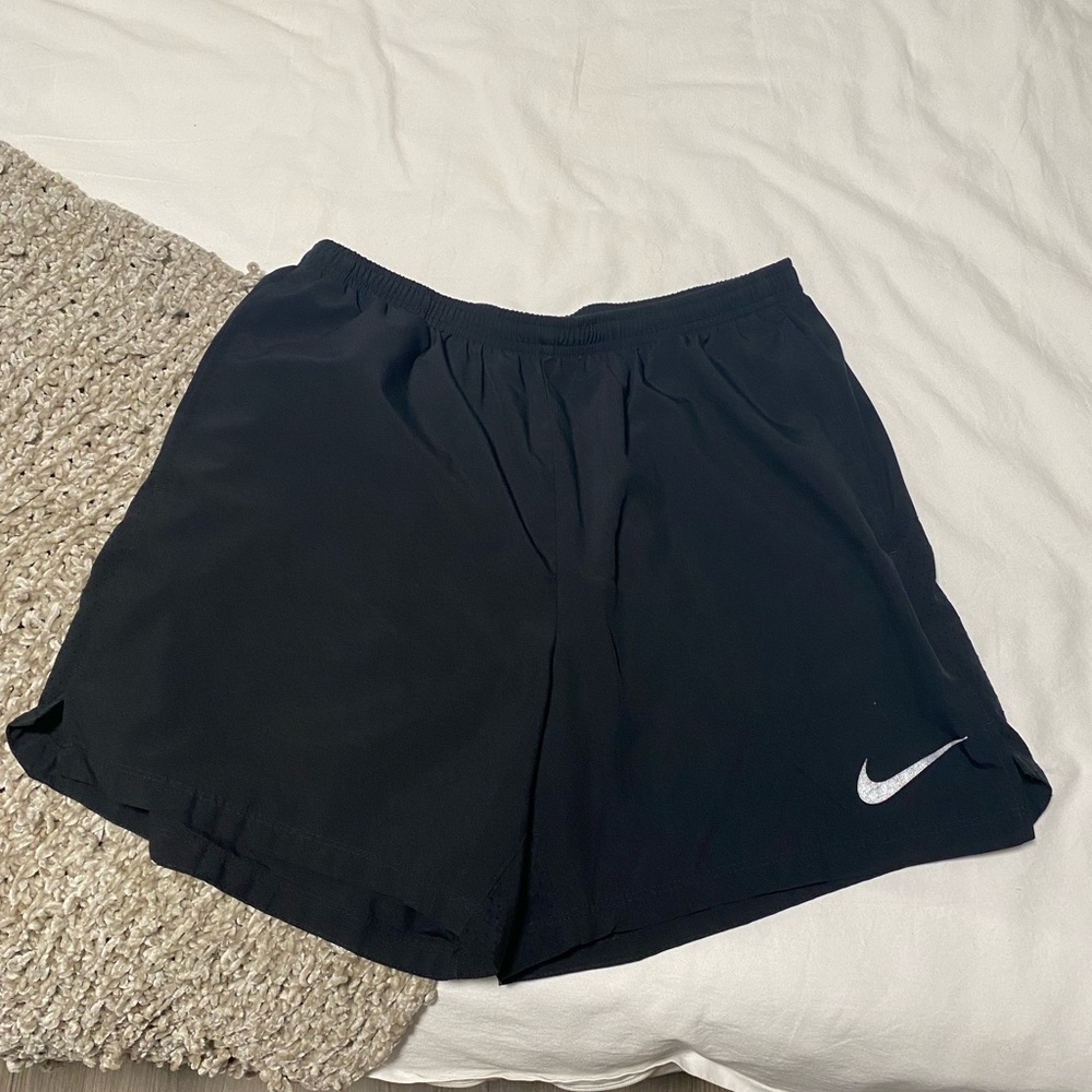 Nike Challenger Shorts 5” Inseam Large